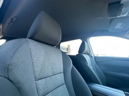 Used 2025 Nissan Rogue SV image 20