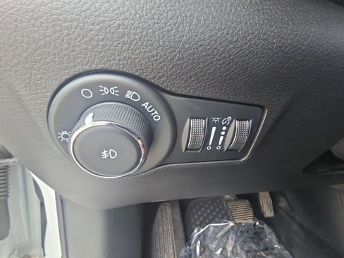 Used 2024 Jeep Compass Trailhawk image 20