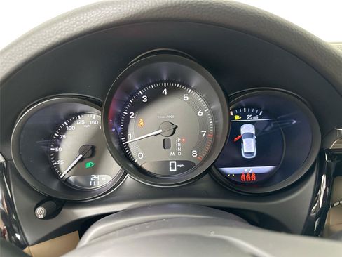 Certified 2026 Porsche Macan AWD/4WD image 19