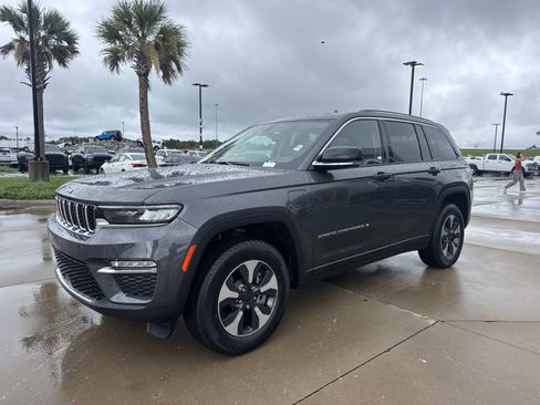 Used 2022 Jeep Grand Cherokee Limited 4xe AWD/4WD image 3
