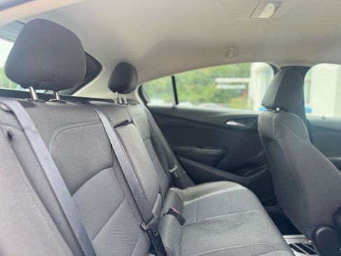 Used 2018 Chevrolet Cruze LT w/ Convenience Package FWD image 50