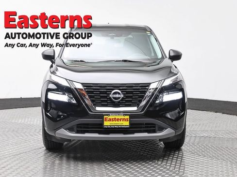 Used 2023 Nissan Rogue S AWD/4WD image 2