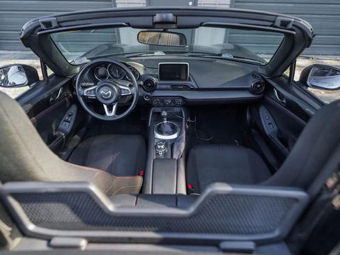 Used 2016 MAZDA MX-5 Miata Club image 16