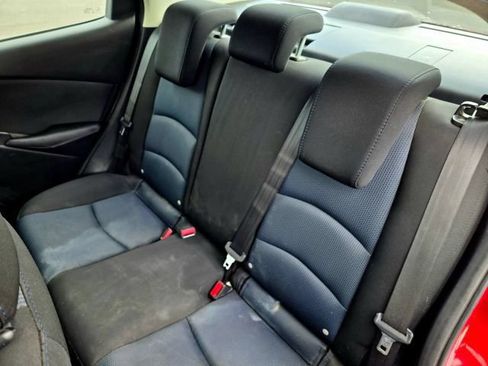 Used 2019 Toyota Yaris LE FWD image 30