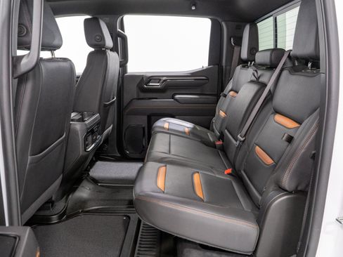 Used 2025 GMC Sierra 1500 AT4 w/ AT4 Premium Package AWD/4WD image 31