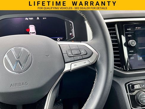 Used 2022 Volkswagen Atlas Cross Sport SE AWD/4WD image 25