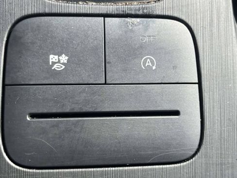 Used 2020 Ford Escape SE FWD image 31