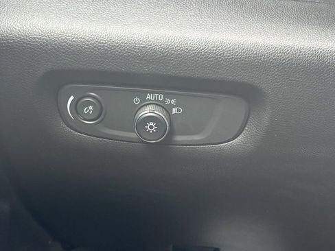 Used 2023 Chevrolet Traverse LT w/ LT Premium Package image 25