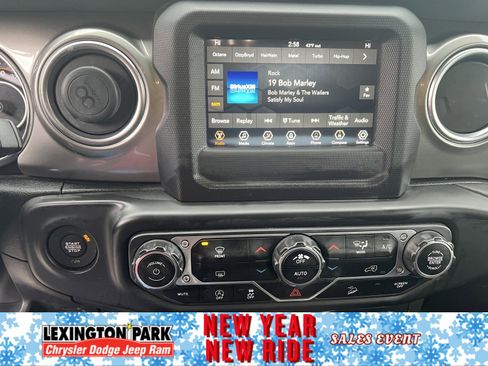 Used 2020 Jeep Wrangler Unlimited Sahara image 15