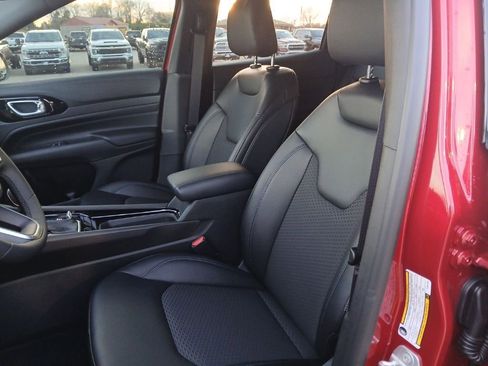 New 2026 Jeep Compass Latitude image 30