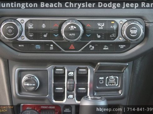 Used 2025 Jeep Wrangler Unlimited Rubicon 4xe image 18