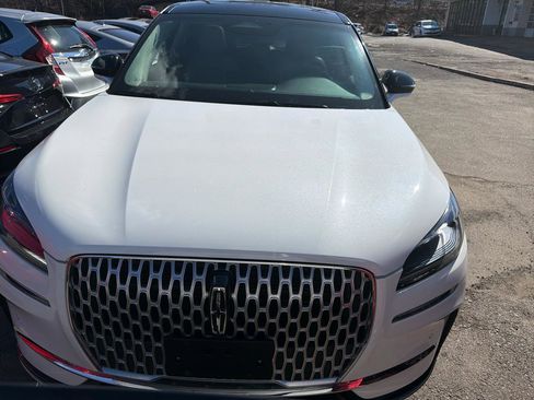 Used 2023 Lincoln Corsair AWD w/ Equipment Group 101A image 2