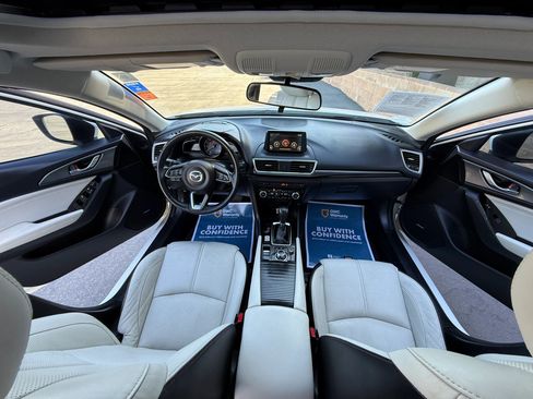 Used 2018 MAZDA MAZDA3 Grand Touring image 20