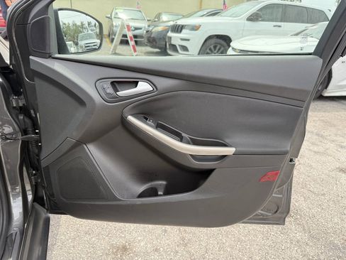 Used 2015 Ford Focus Titanium FWD image 26