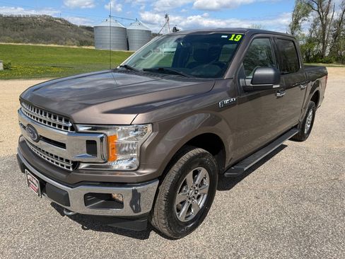 Used 2019 Ford F150 XLT w/ Equipment Group 302A Luxury AWD/4WD image 2