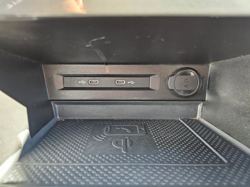 Used 2021 Volkswagen Tiguan SE R-Line image 24