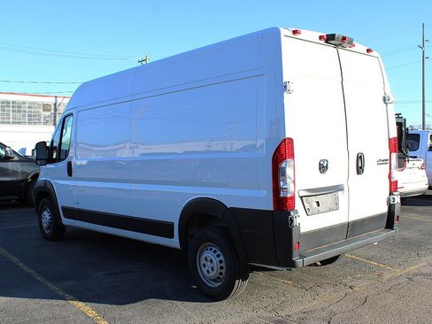 Used 2025 RAM ProMaster 2500 w/ Convenience Group image 7