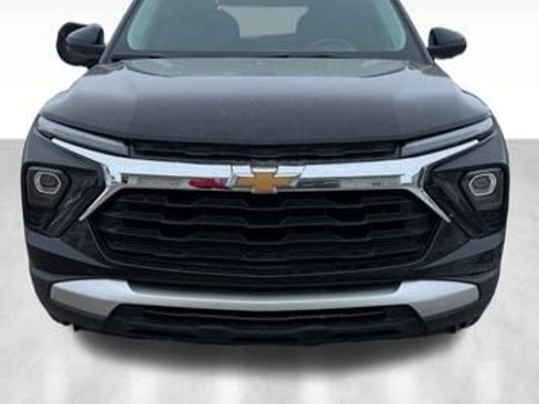 Used 2025 Chevrolet TrailBlazer LT image 2