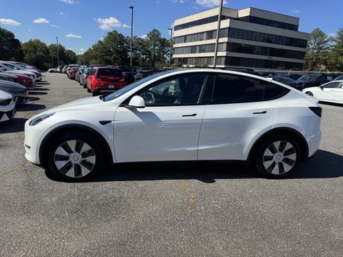 Used 2020 Tesla Model Y Long Range image 4