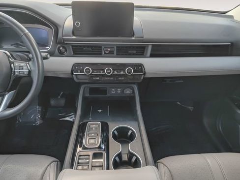 Used 2024 Honda Pilot Elite image 11