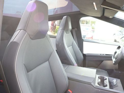 Used 2024 Tesla Cybertruck Cyberbeast AWD/4WD image 31