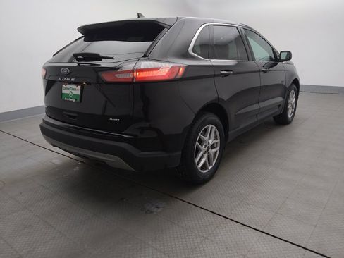 Used 2023 Ford Edge SEL image 9