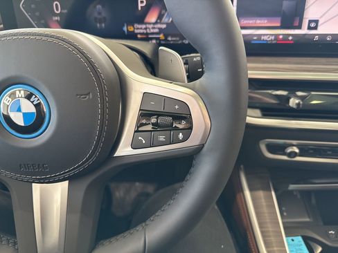 New 2026 BMW X5 xDrive50e image 22
