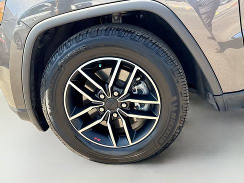 Used 2021 Jeep Grand Cherokee Trailhawk AWD/4WD image 41