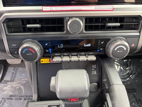 Certified 2026 Toyota 4Runner TRD Off-Road Premium AWD/4WD image 22
