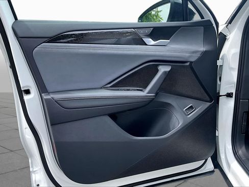 New 2026 Volkswagen Tiguan SE R-Line FWD image 10