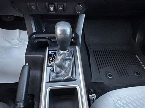 Used 2020 Toyota Tacoma SR5 image 23