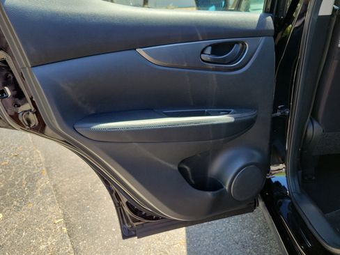 Used 2020 Nissan Rogue Sport S w/ Appearance Package image 10