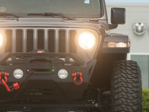 Used 2023 Jeep Wrangler Rubicon w/ Cold Weather Group AWD/4WD image 24