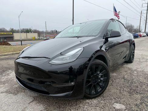 Used 2023 Tesla Model Y Long Range image 22