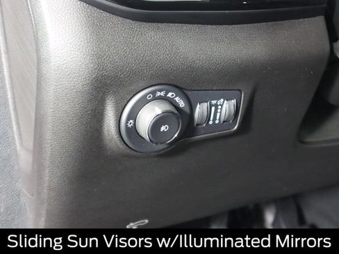 Used 2024 Jeep Compass Latitude w/ Convenience Group AWD/4WD image 40