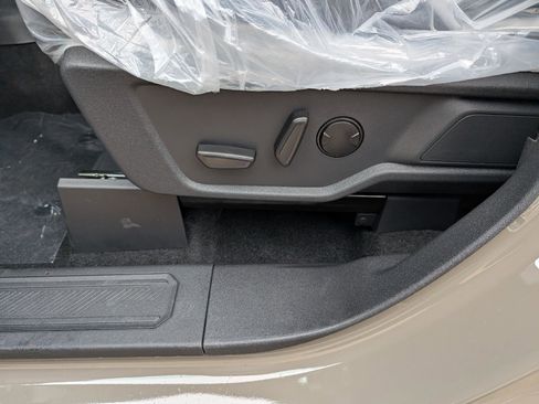 New 2025 Ford Bronco Badlands image 14