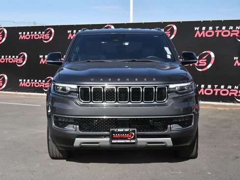 Used 2024 Jeep Wagoneer L Series II RWD image 2