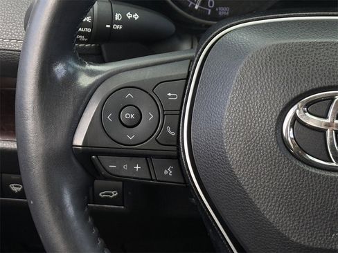 Used 2019 Toyota RAV4 Limited w/ Advanced Technology Package image 14