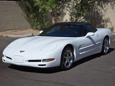 Used 2004 Chevrolet Corvette Convertible w/ Preferred Equipment Group RWD image 7