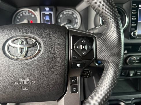 Used 2021 Toyota Tacoma TRD Off-Road w/ Technology Package AWD/4WD image 28