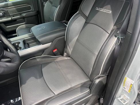 New 2026 RAM 2500 Laramie AWD/4WD image 15