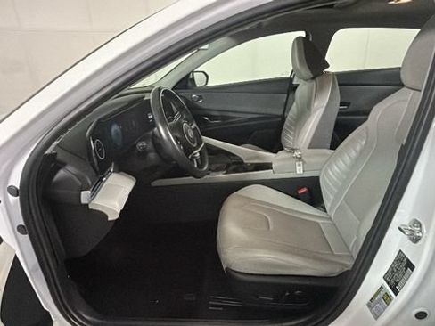 Used 2024 Hyundai Elantra Limited FWD image 12
