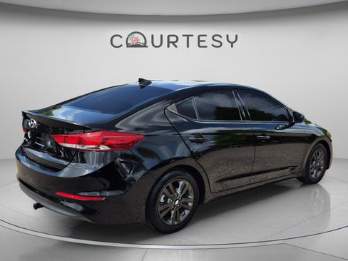 Used 2018 Hyundai Elantra SEL FWD image 5
