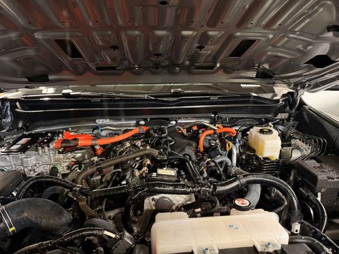 Used 2025 Toyota Tacoma TRD Sport w/ TRD Sport Upgrade Package image 20