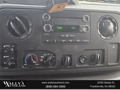 Used 2014 Ford E-250 and Econoline 250 w/ Power Group image 3