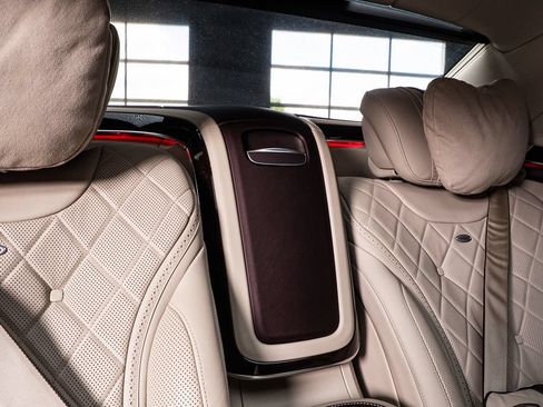 Used 2018 Mercedes-Benz Maybach S 560 4MATIC image 55