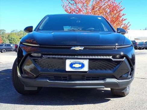 New 2026 Chevrolet Equinox EV LT image 2