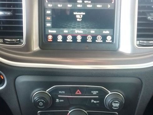 Used 2021 Dodge Charger SXT RWD image 9