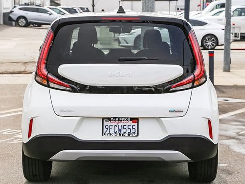 Certified 2023 Kia Soul EX image 9
