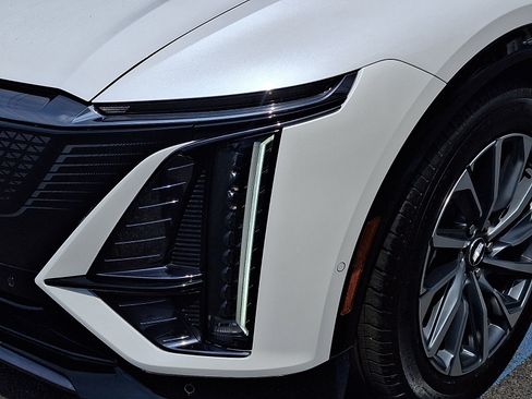 Certified 2024 Cadillac Lyriq Sport RWD image 12